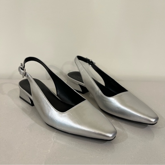 Naturalizer “Ginger” Silver Slingback Low Heel Women’s Size 8 - Worn Once - Picture 2 of 7